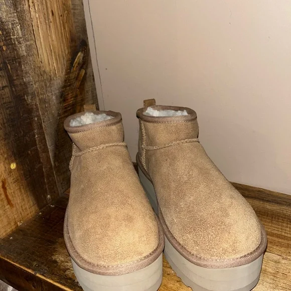 UGG Tan Suede Platform Ankle Boots - Picture 4 of 6